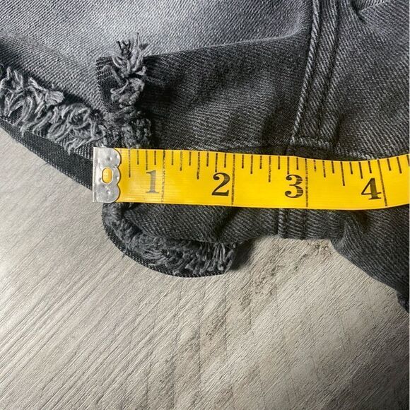 Kendall & Kylie The Drifter High Rise Shorts Black 29 - Picture 9 of 10